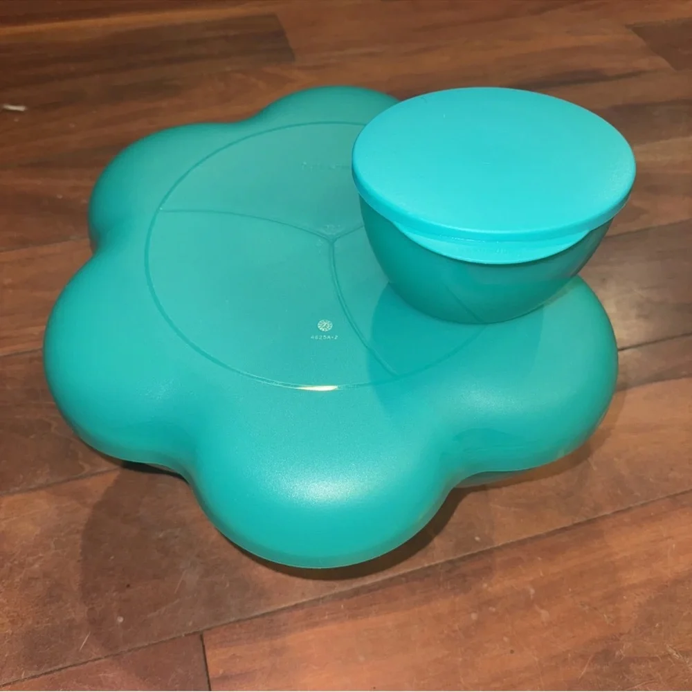 Tupperware Chip ‘n Dip Bowl set